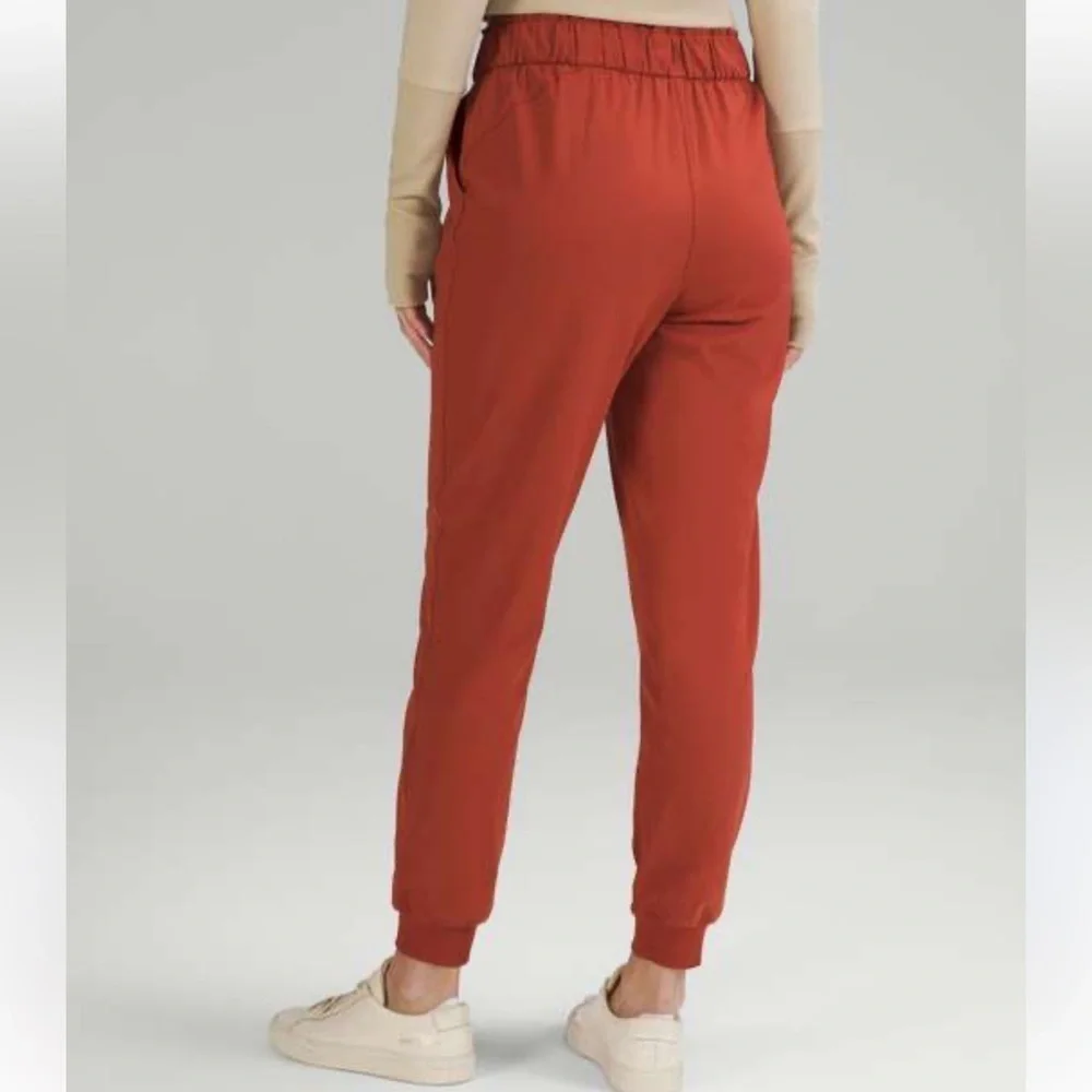 EUC Lululemon Stretch High-Rise Jogger Pants Savanah Rust Maroon Nulu Size 8